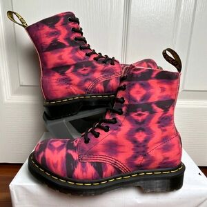 NWT Dr. Marten Tie Dye Boots Womens Size 8